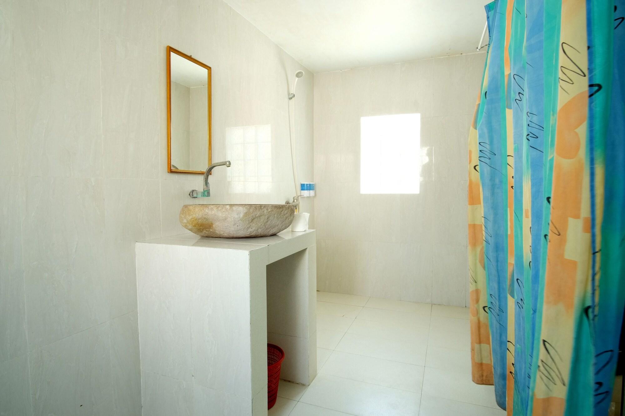 Hotel Warna 3*
